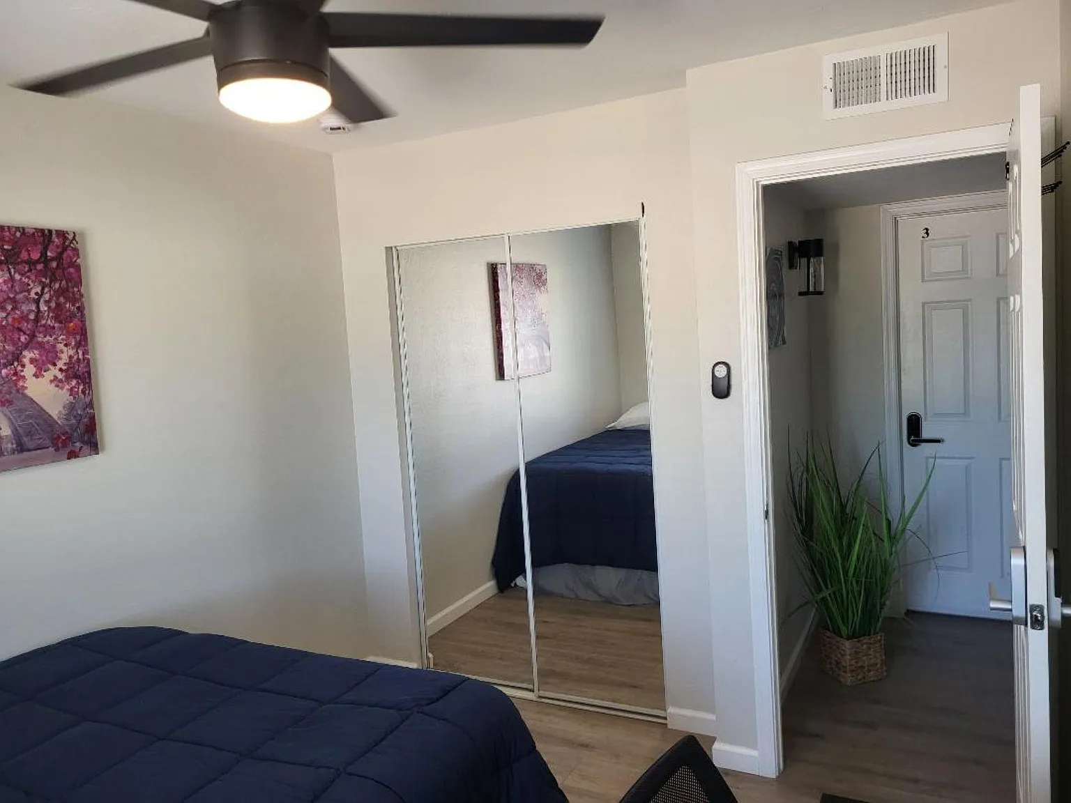 4 bed, 4.0 bath, 1900 sqft, $940 — Photo 2
