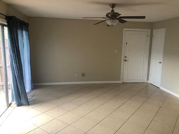 4th image of 604 Georgetown C Dr
