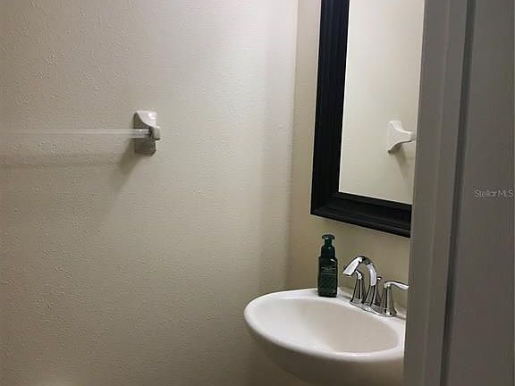 4th image of 11949 Greengate Dr