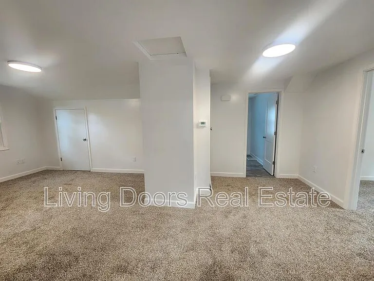 711 N 30th St #2 — Photo 9