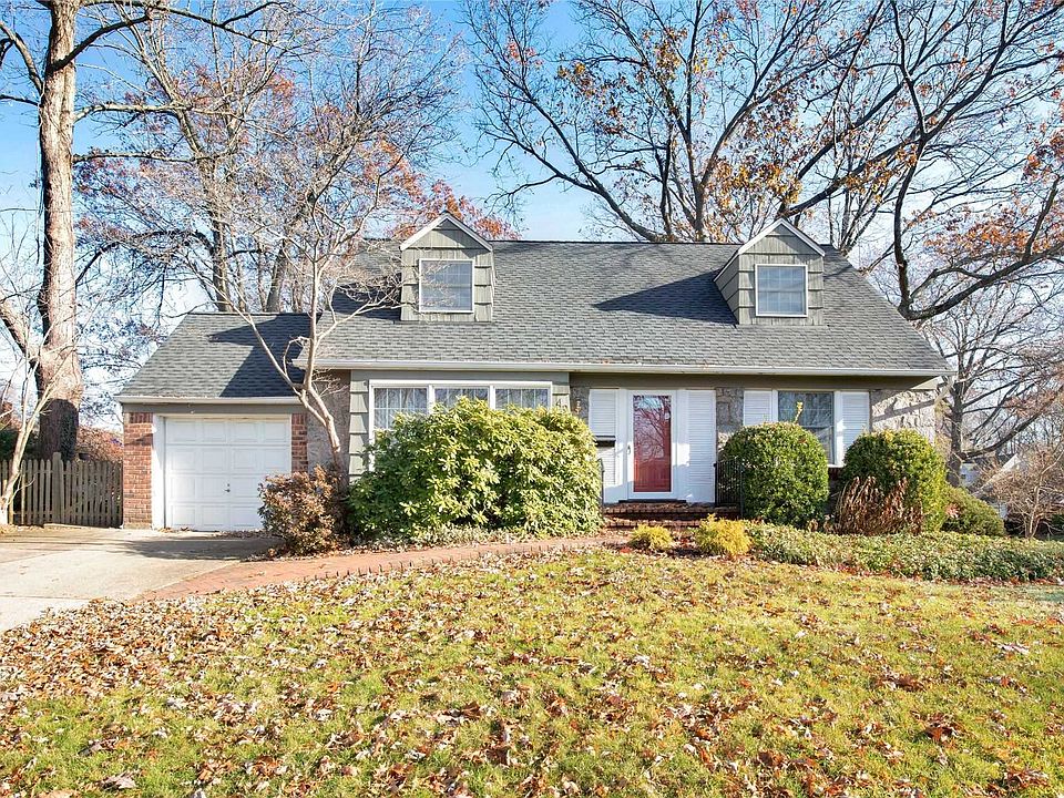 1st image of 49 Simpson Dr
