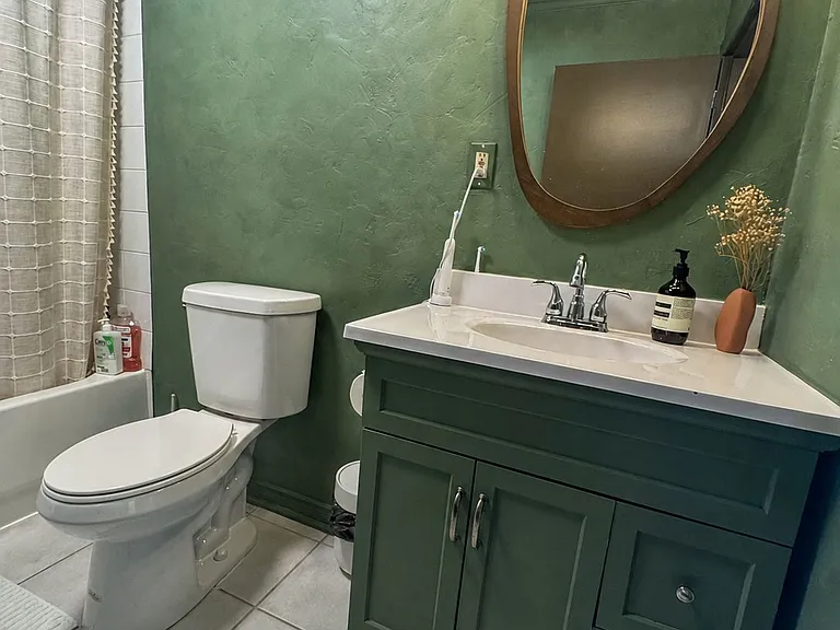 325 Queen St E #2D — Photo 11