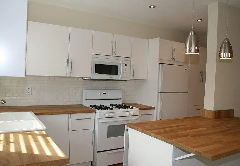2527 Elm Ave #B — Photo 3