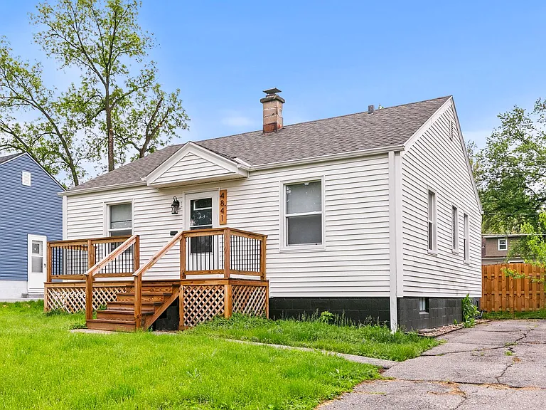 4841 Pierce St — Photo 2