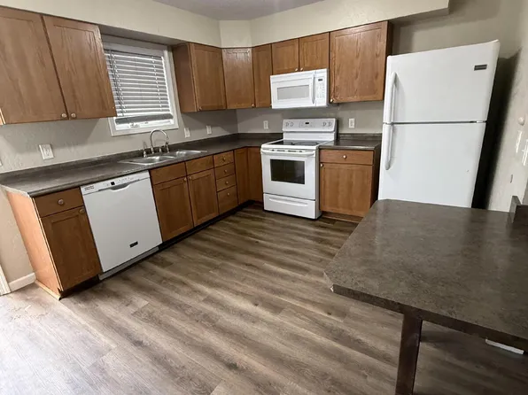 322 6th Ave SE #5, Stanley, ND 58784