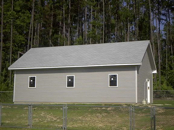 20 X 36 Shop With AC & Bath