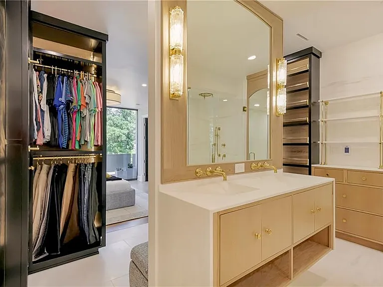 2575 Peachtree Rd NE #7G — Photo 13