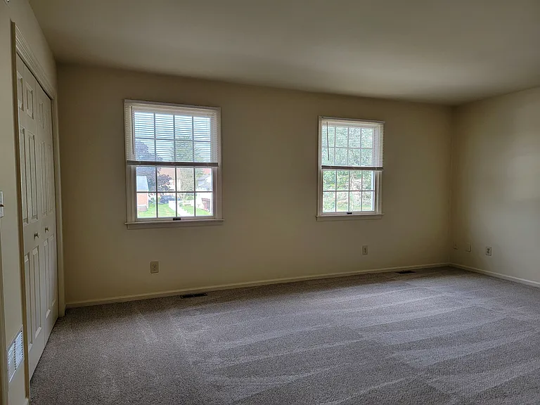 112 S Court St — Photo 12