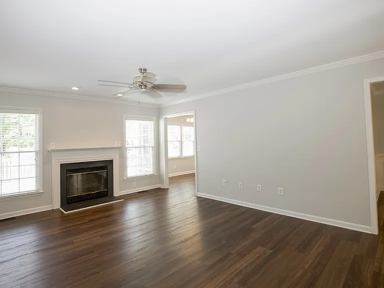 184 Olde Farm Rd — Photo 2