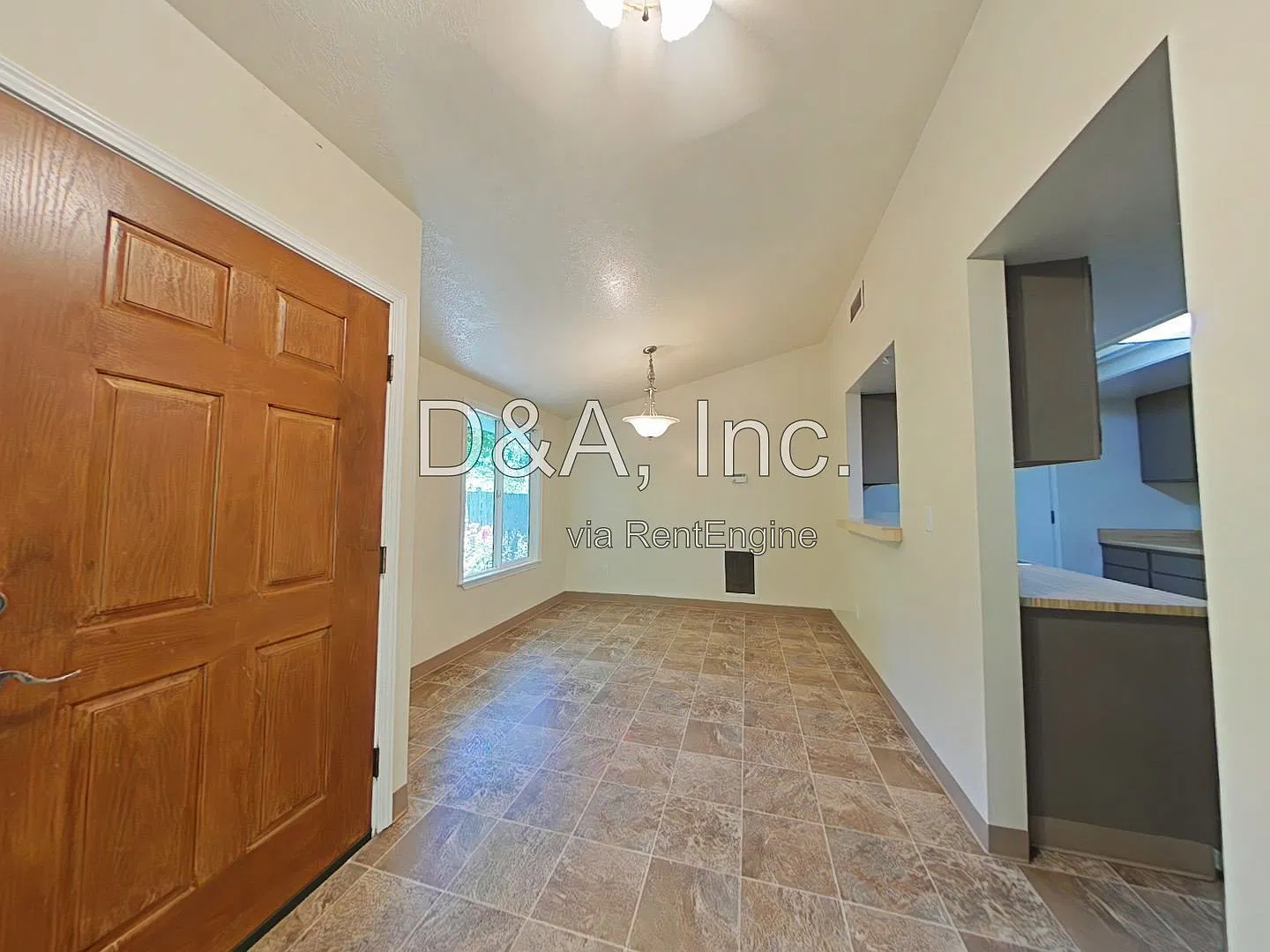 3 bed, 2.0 bath, 1331 sqft, $2,395 — Photo 2