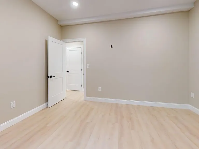 229 Highland Ave #3 — Photo 9