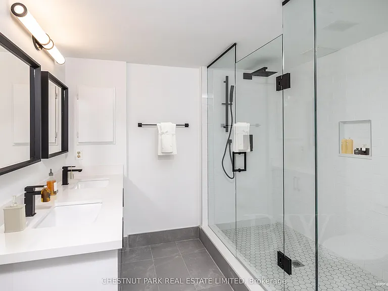 30 Wellington St E #1006 — Photo 25