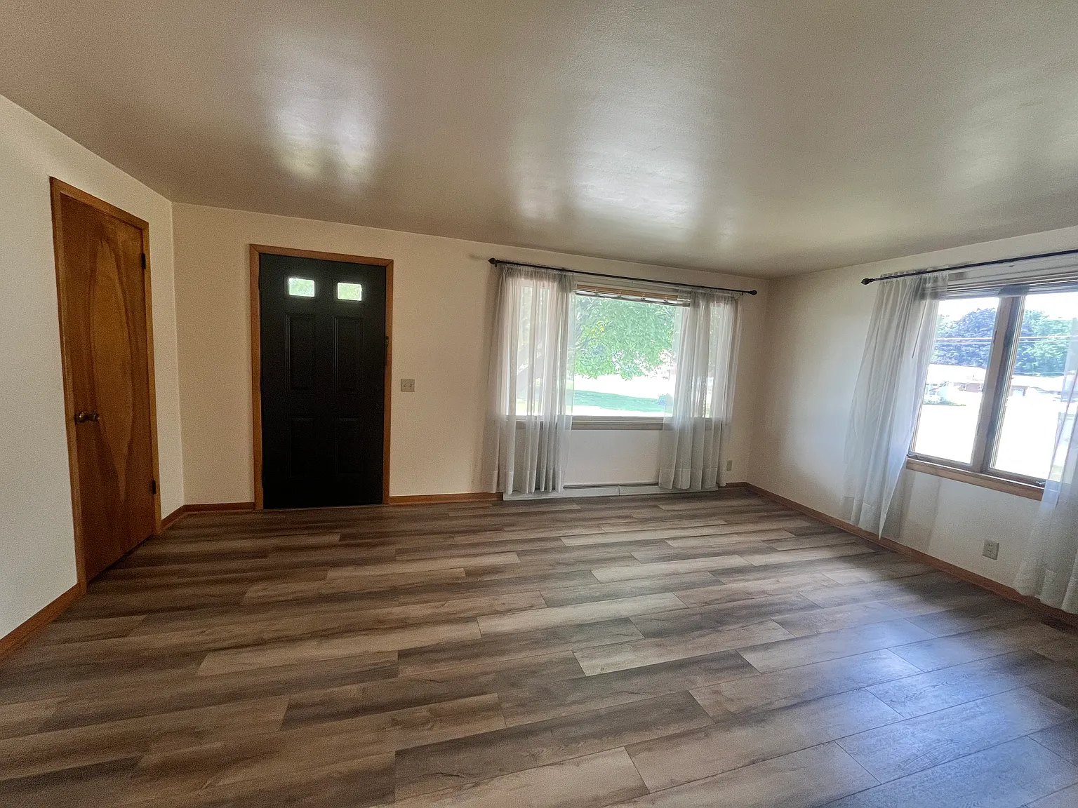 2 bed, 1040 sqft, $1,295 — Photo 4