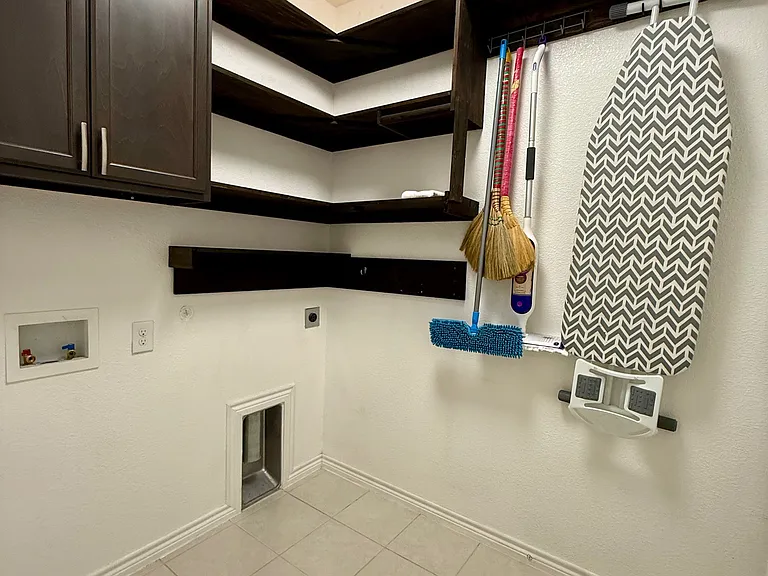 3728 Holly Brook Dr — Photo 21