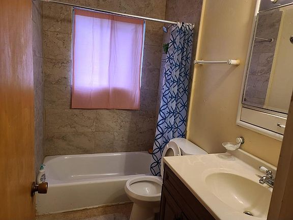 2nd image of 1624 W Touhy Ave #203