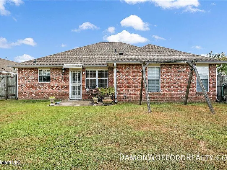 172 Cedar Spring Cir — Photo 15