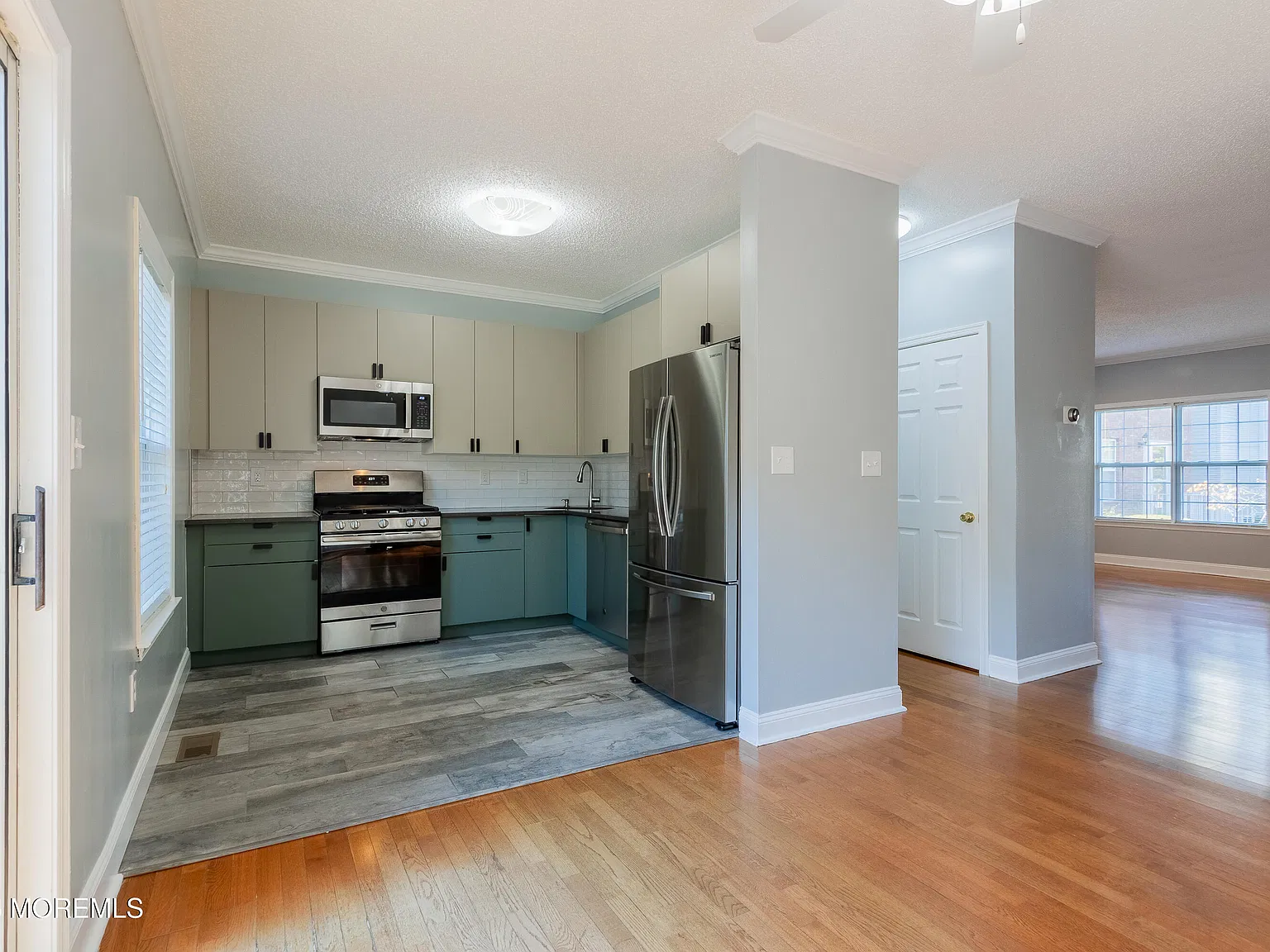 2 bed, 2.5 bath, 1360 sqft, $3,400 — Photo 4