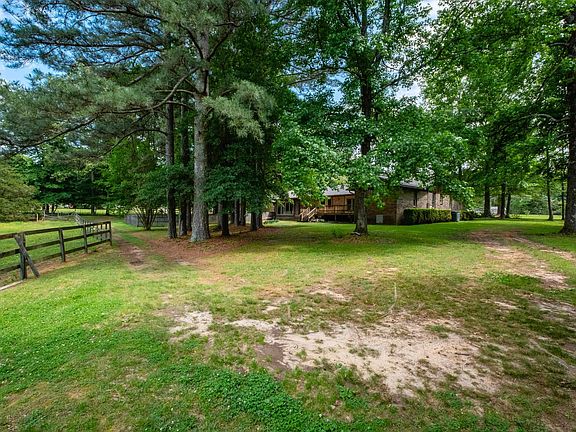 4th image of 3040 Campground Rd