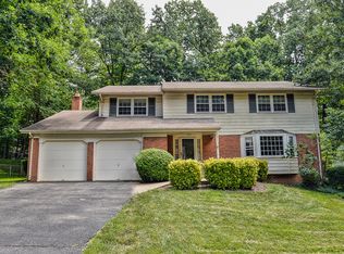 6005 Nassau Dr, Springfield, VA 22152