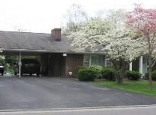 1018 Custis St, Radford, VA 24141