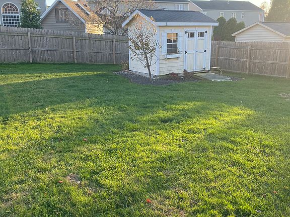 2nd image of 471 Greystone Dr
