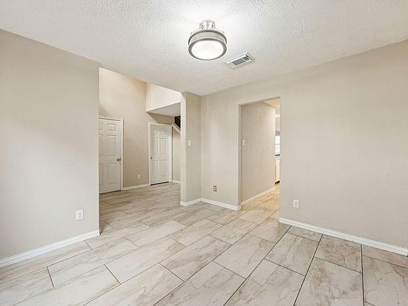 4th image of 19731 Village Ridge Dr