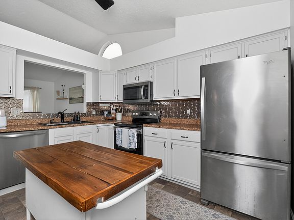 3rd image of 1286 Harbor Ct