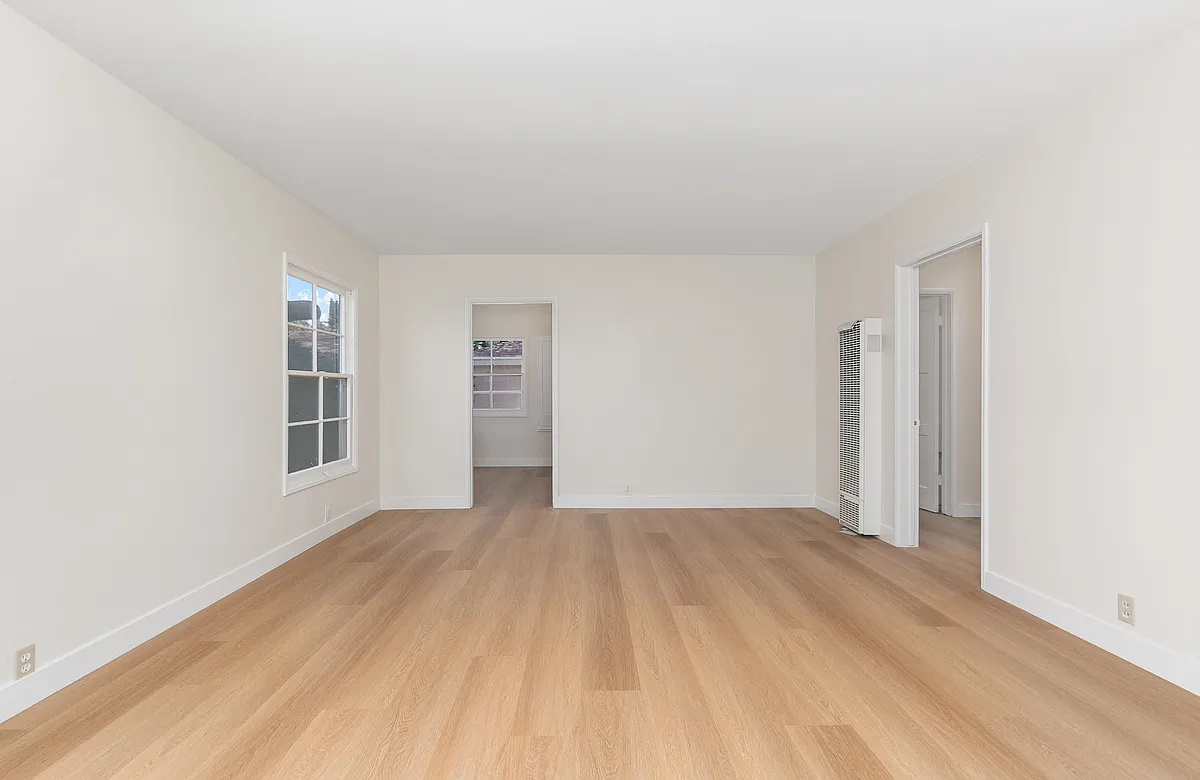 2 bed, 1000 sqft, $2,995 — Photo 4
