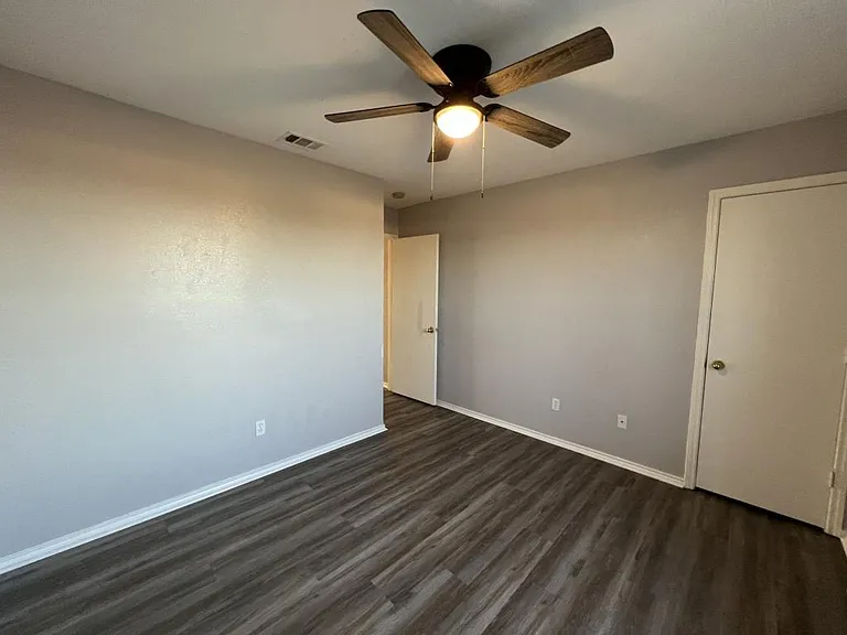 5908 Greengate Dr #C — Photo 11