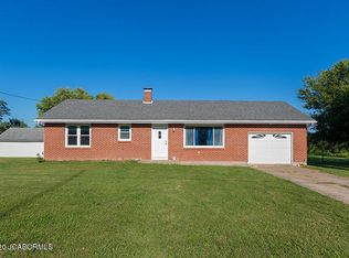 223 School St, Jamestown, MO 65046