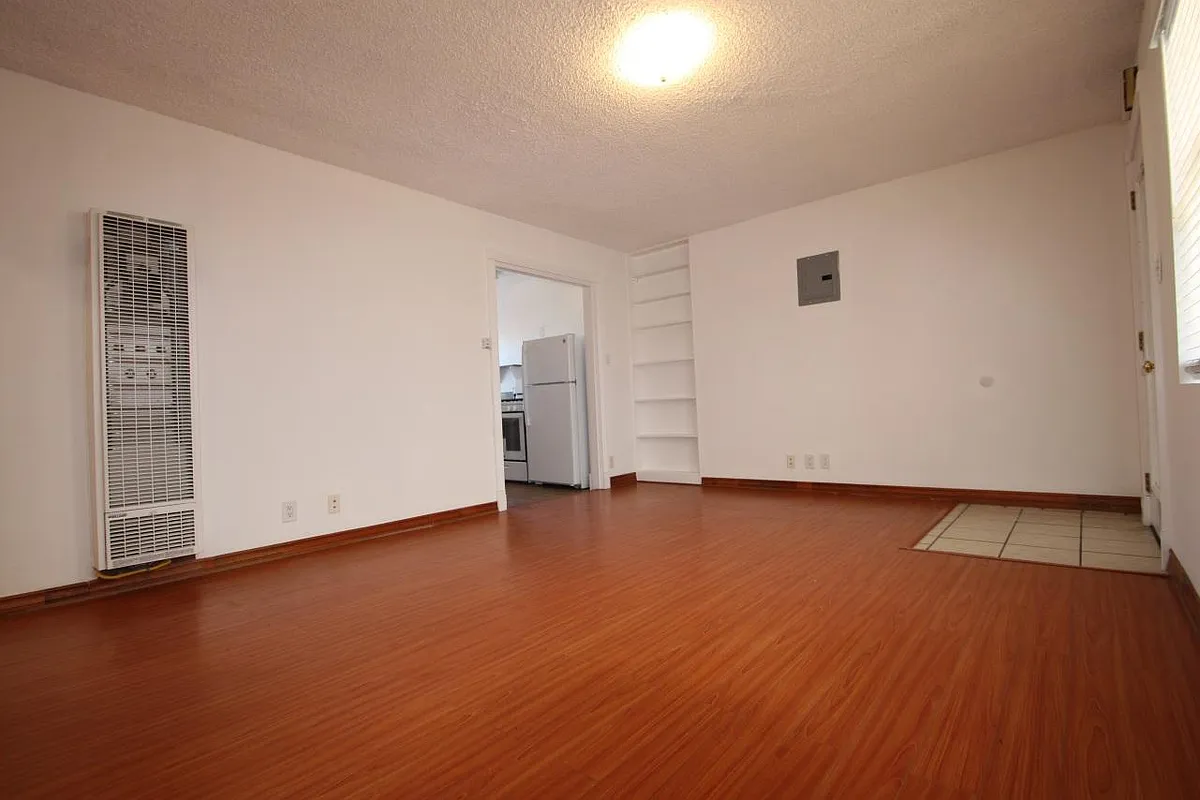 Building Photo - 3754 Motor Ave #5