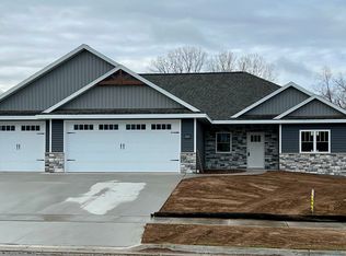 1243 Crescent Sq, Green Bay, WI 54313