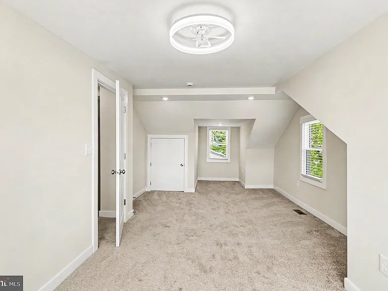 9135 Cuckold Point Rd — Photo 19