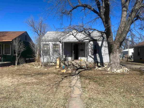 406 E 5th St, Ellinwood, KS 67526