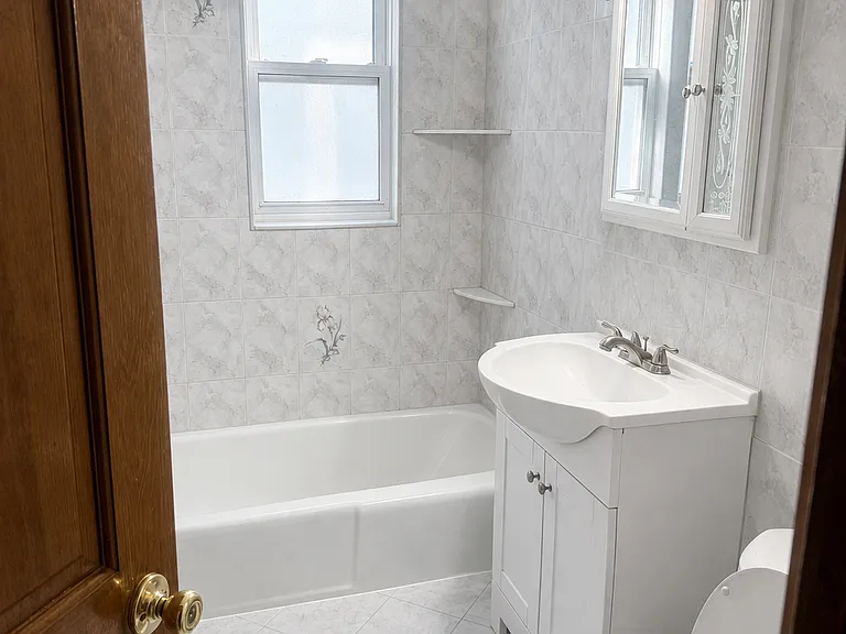 19 Shannon St #2B — Photo 7