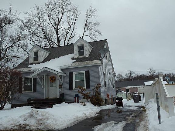 2nd image of 914 Elwood St