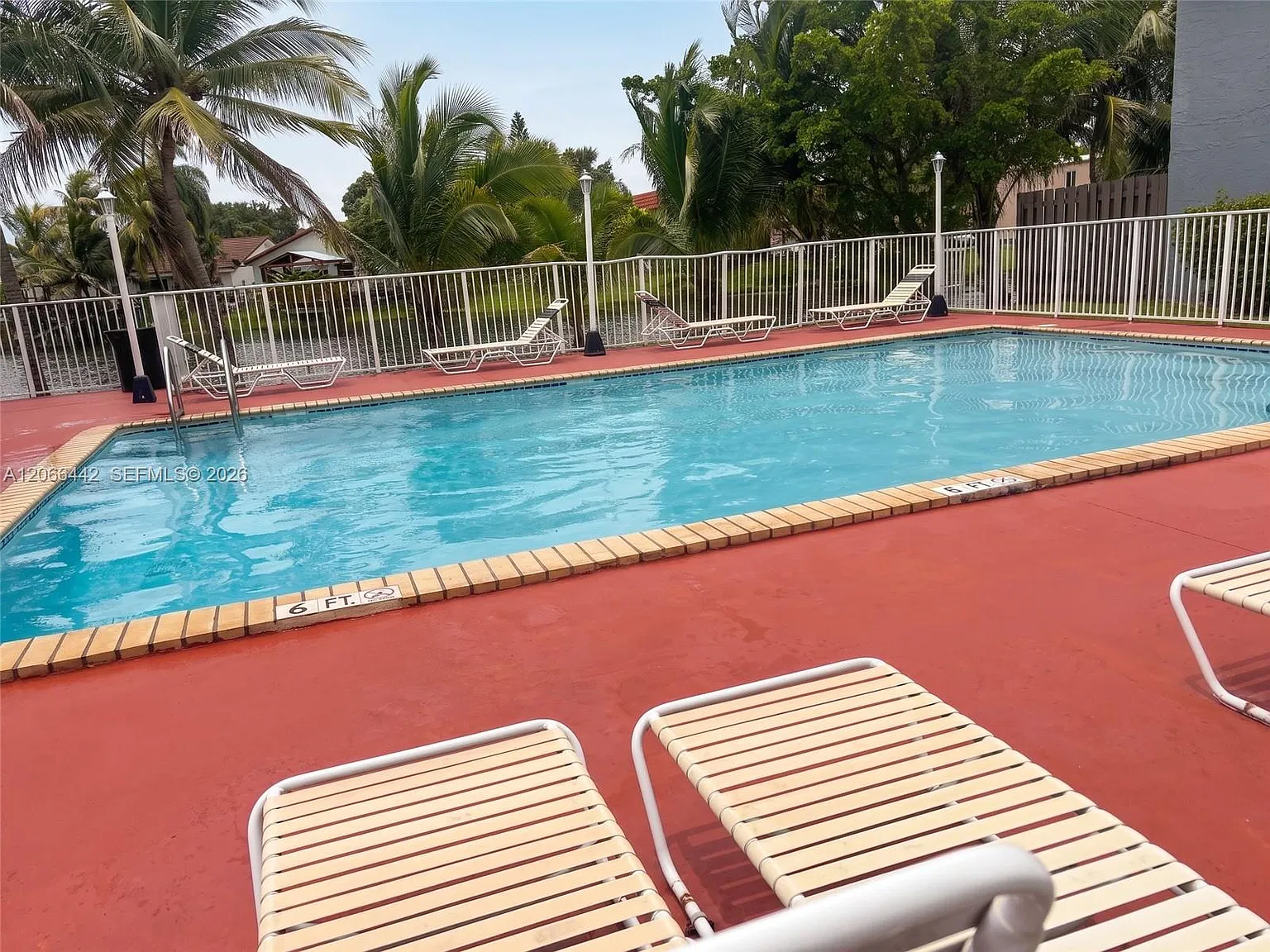 Lago Del Rey Condo — Photo 4