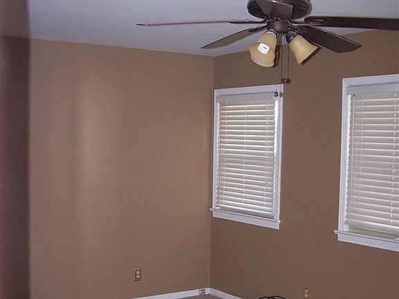 3rd image of 207 Comer Ave