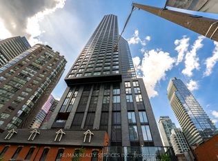 8 Wellesley St W #4901, Toronto, ON M4Y 1E7