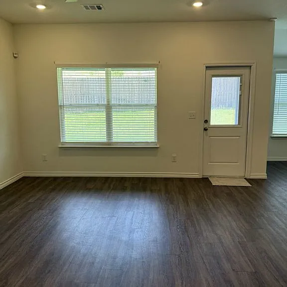 222 Fawn Ridge Dr — Photo 3