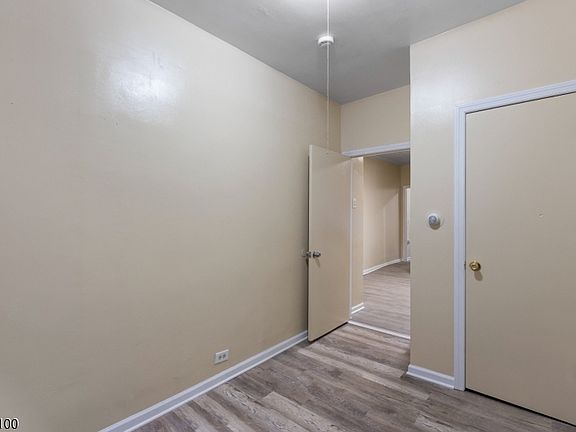 5th image of 222 3rd St APT 2