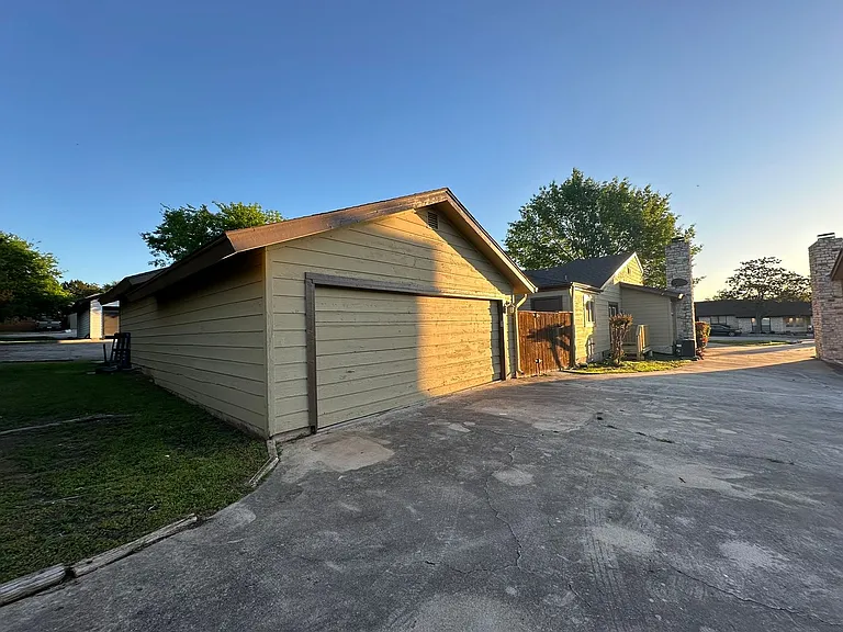 295 Mooring Cir — Photo 7