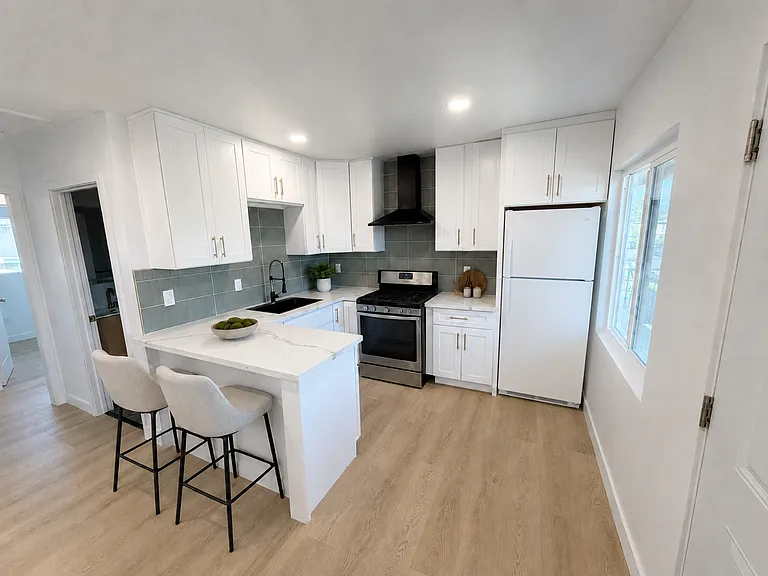 305 E Navilla Pl #E1 — Photo 3