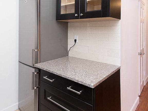 3rd image of 444 E 87th St APT 1A