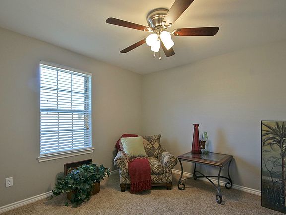 5th image of 2504 Westminster Dr