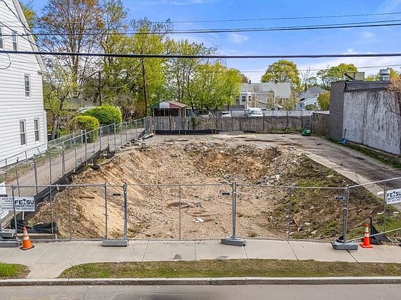 2nd image of 194 Adams St