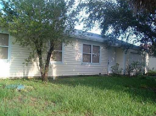 4th image of 1974 SE Mandrake Cir