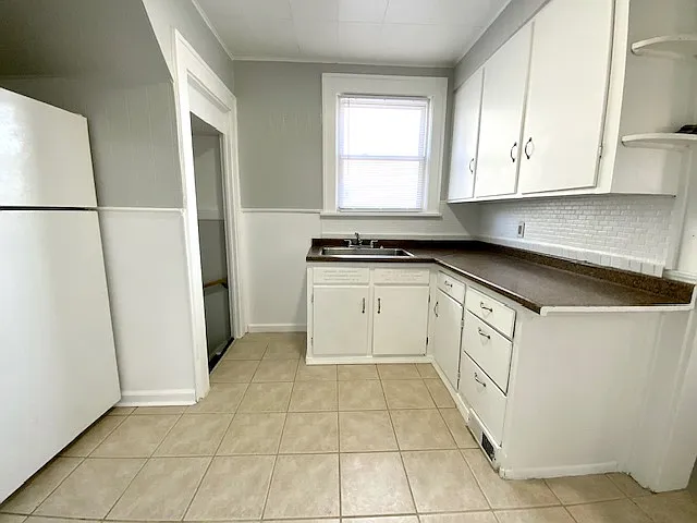 1524 E 221st St — Photo 1
