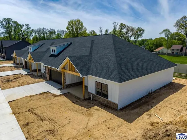 1759 Bear Creek Ln, Terre Haute, IN 47803