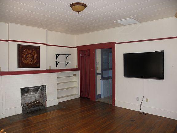 Living Room & 52in TV